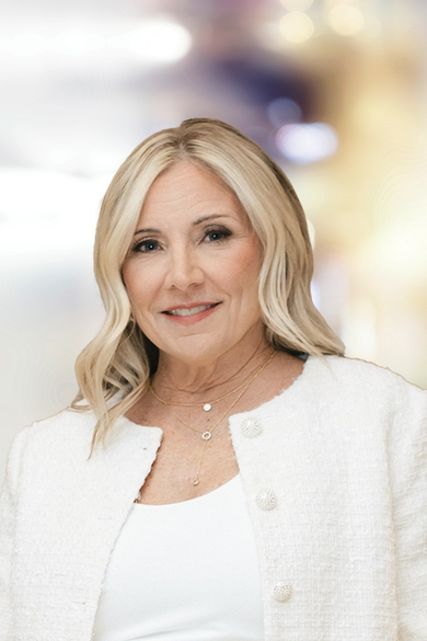 Portrait of Lisa Dickey, REALTOR® | ABR®.